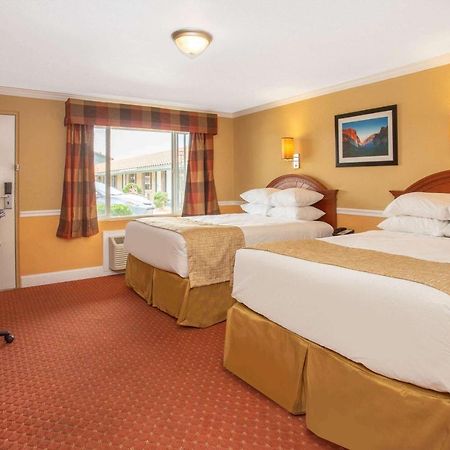 Travelodge By Wyndham Hawthorne Zewnętrze zdjęcie
