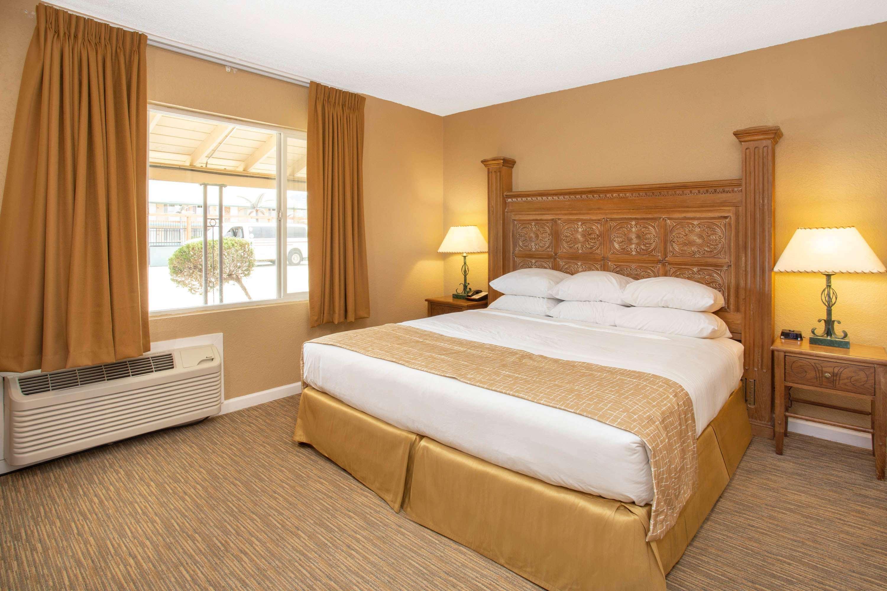 Travelodge By Wyndham Hawthorne Zewnętrze zdjęcie