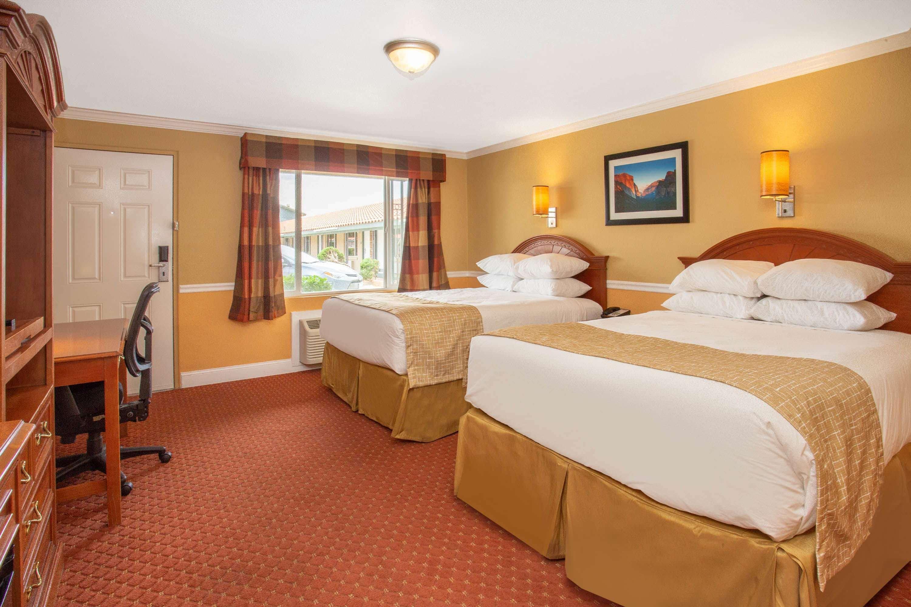Travelodge By Wyndham Hawthorne Zewnętrze zdjęcie